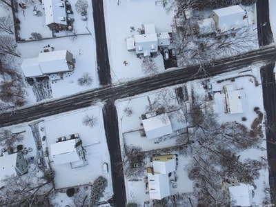 积雪房屋俯视图